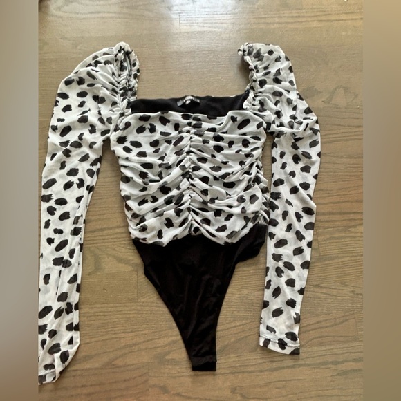 Missguided Dalmatian Print Polka dot Puff Sleeve Ruched Body Womens size 4 Small - Picture 5 of 6